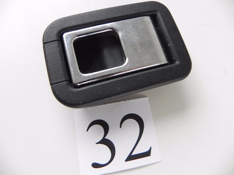 2006 GS300 TRUNK LUGGAGE NET ROPE HOOK RETAINER 66310-30010 FACTORY OEM 178 #32 - Advancebay, Inc.