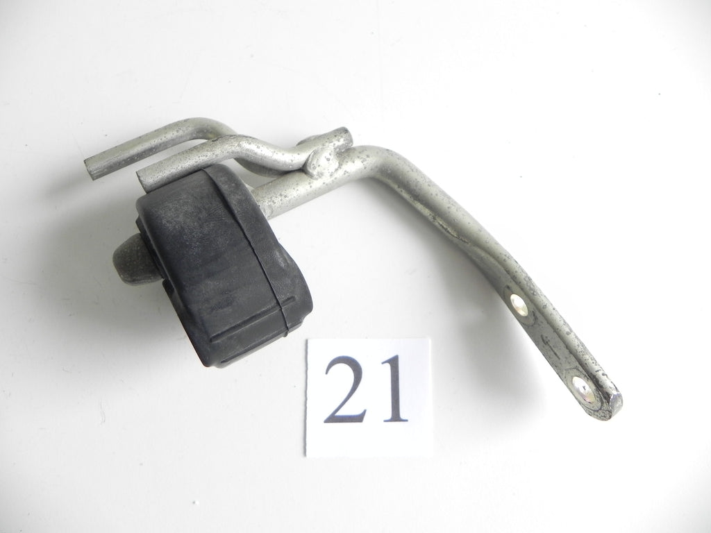 2013 LEXUS RX350 EXHAUST PIPE TUBE BRACKET RUBBER SUPPORT HANGER OEM 359 #21 A